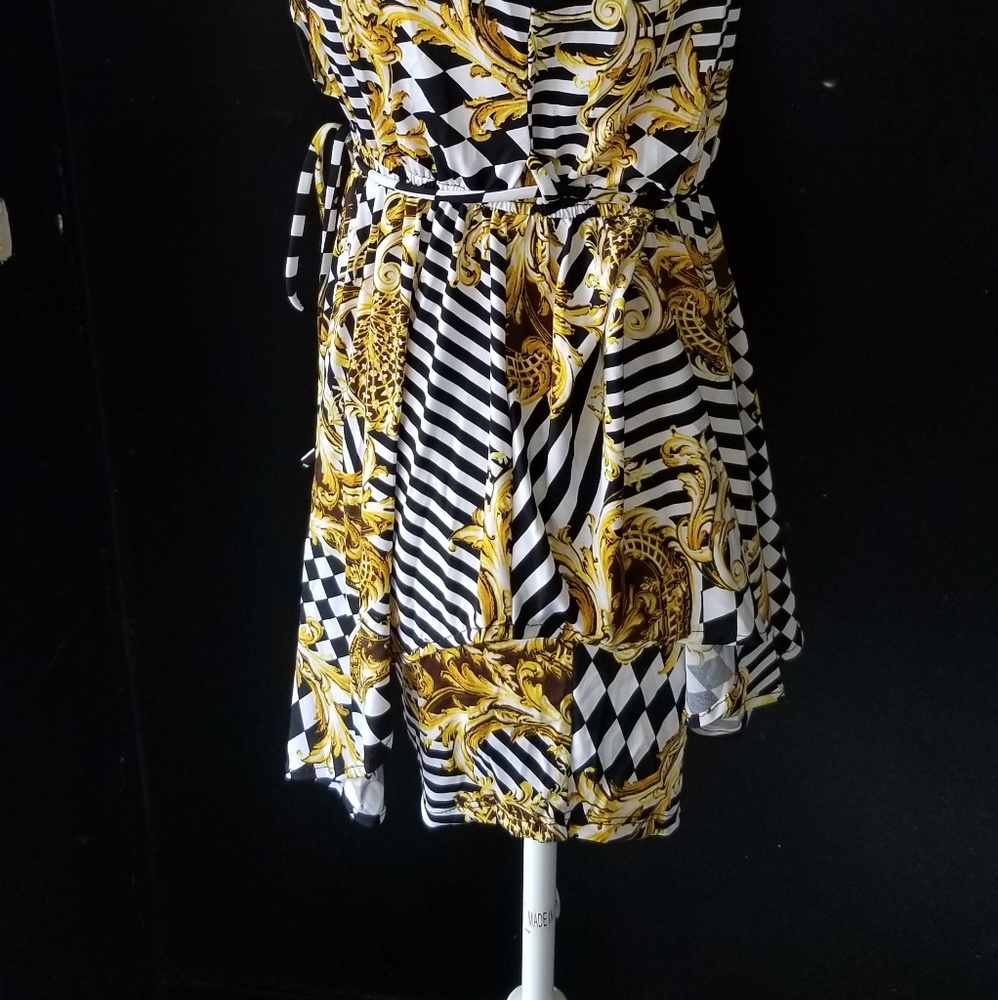Barocco print collared sleeveless top and shorts - Picture 5 of 8